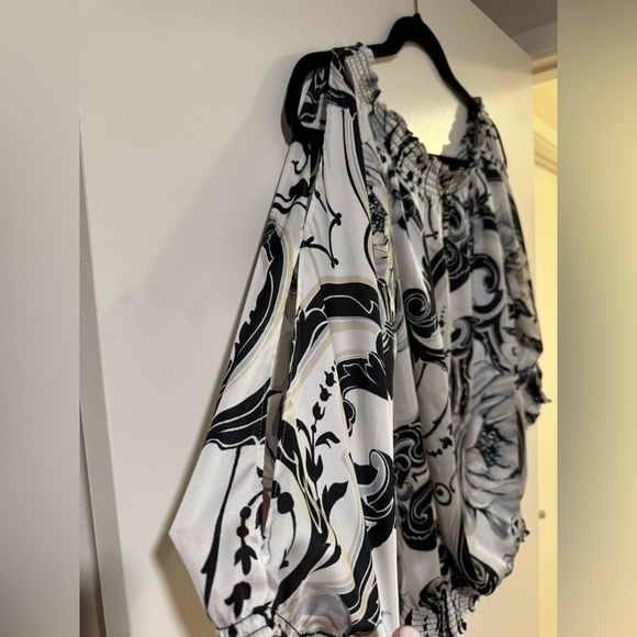 White House Black Market blouse size small - Picture 4 of 5